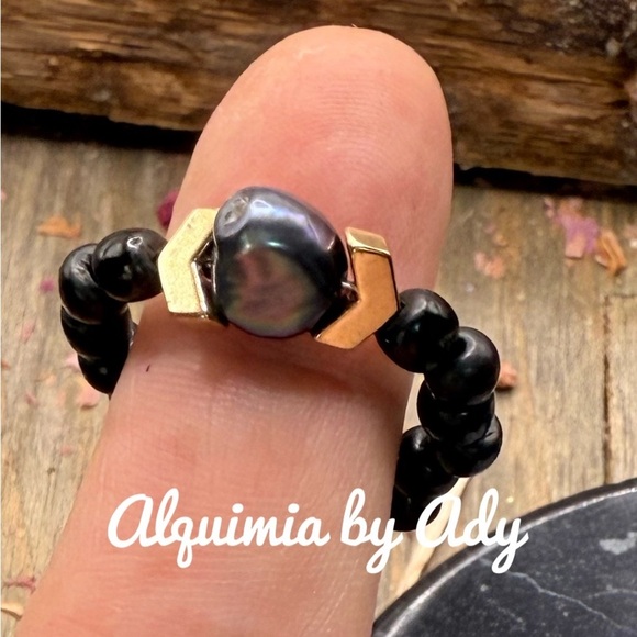 Alquimia Black and Gold Beaded Ring - Picture 2 of 3